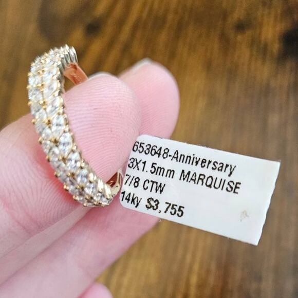 Beautiful Anniversary Ring 3x1.5mm Marquise Cubic Zirconia Gold-Tone Ring Size 8 - Picture 15 of 16